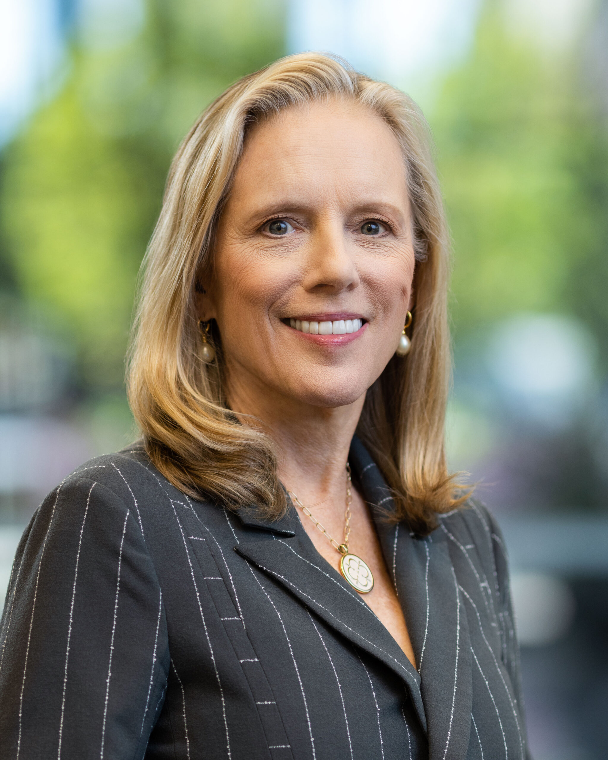 Suzanne sitherwood cfa society new york